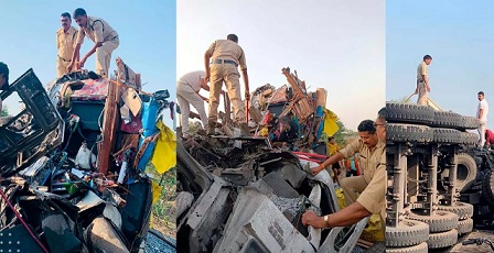 Janjgir Accident : दो ट्रकों के बीच जबरदस्त भिड़ंत, दो की मौत, दो घायल….