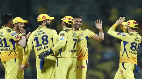 CSK vs DC: माही ने बल्ले से मचाया धमाल, गेंदबाजी में पथिराना का कमाल, चेपॉक में सुपरहिट रही CSK की पिक्चर