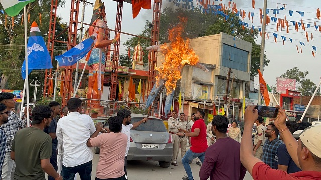 युवा कांग्रेस कोरबा (ग्रामीण) एव एनएसयूआई ने ED के द्वारा किये गए द्वेषपूर्ण कार्यवाही के विरोध स्वरूप बांकी चौक में किया नरेन्द्र मोदी का पुतला दहन…