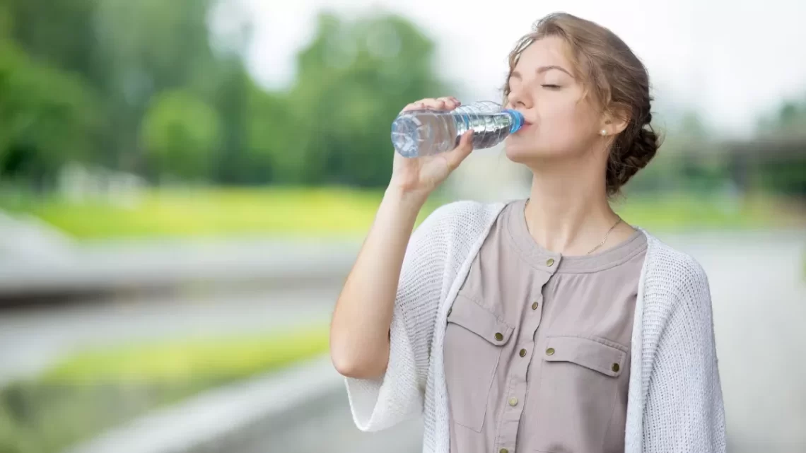 Japanese Water Therapy: वजन घटाने के साथ स्किन को भी रखना है हेल्दी, तो अपनाएं जापान की ये खास वॉटर थेरेपी