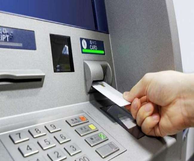 Cash Withdrawal: अब डेबिट कार्ड को कहें बाय: एटीएम में यूपीआई से निकलेगा कैश, जानिए क्या है प्रोसेस