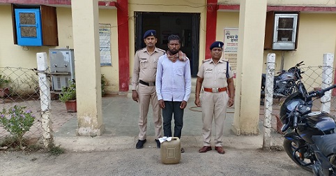 अवैध शराब बिक्री करने वाले आरोपी को Pamgarh Police ने किया गिरफ्तार