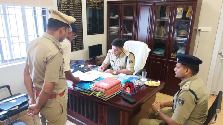 SP शलभ कुमार सिन्हा के द्वारा थाना पाटन एवं पुलिस अनुविभागीय अधिकारी पाटन कार्यालय का किया गया वार्षिक निरीक्षण