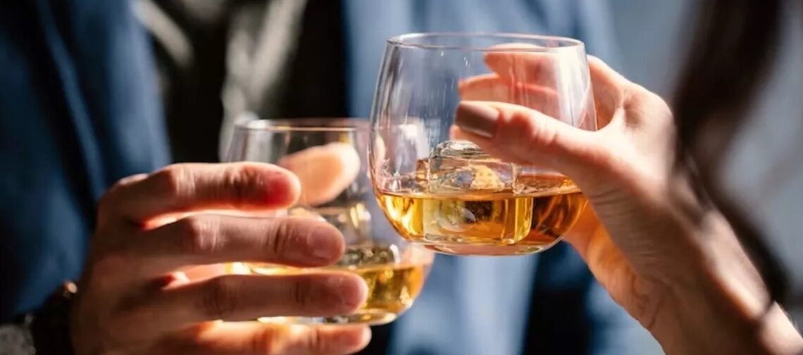 Alcohol And Its Effects: महिलाओं को कैसे प्रभावित करती है शराब? जानें क्या है शरीर में इससे होने वाले बदलाव