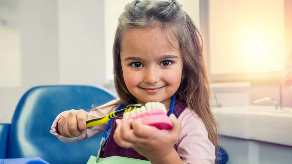 Children’s Dental care: छोटे बच्चों के दांतों को इन तरीकों से रख सकते हैं हेल्दी