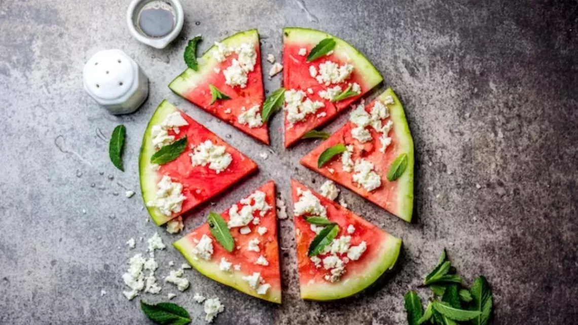 Watermelon Pizza Recipe:  इस बार गर्मी में बनाएं तरबूज पिज्जा, रिफ्रेशिंग भी है और टेस्टी भी