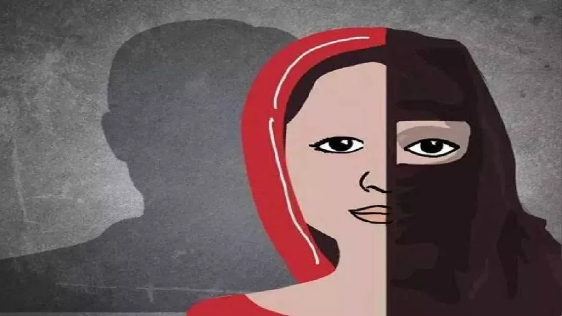 Love Jihad In Firozabad : ईशुब खान ने अम‍ित बनकर युवती को प्रेमजाल में फंसाया, 5 साल तक क‍िया यौन शोषण, फिर….