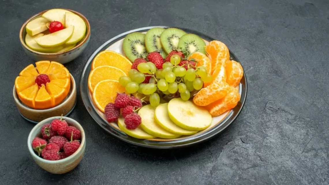 Summer Fruits: विटामिन-सी से भरे हुए हैं ये सभी फल, समर डाइट में जरूर करें शामिल