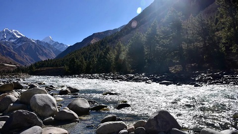 Himachal Pangi Valley: क्या आपने देखी है हिमाचल की सुंदर पांगी घाटी, जहां घूमने के लिए गर्मियां हैं बेस्ट