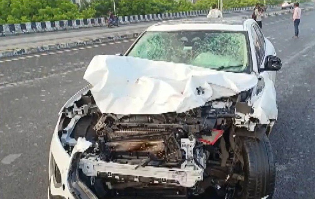 Accident Breaking: तेज रफ्तार जगुआर ने भीड़ को रौंदा, 9 की मौत, 15 गंभीर