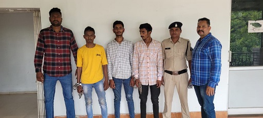 CG CRIME NEWS :  मारपीट कर बैग-फोन लूटे, तीन गिरफ्तार