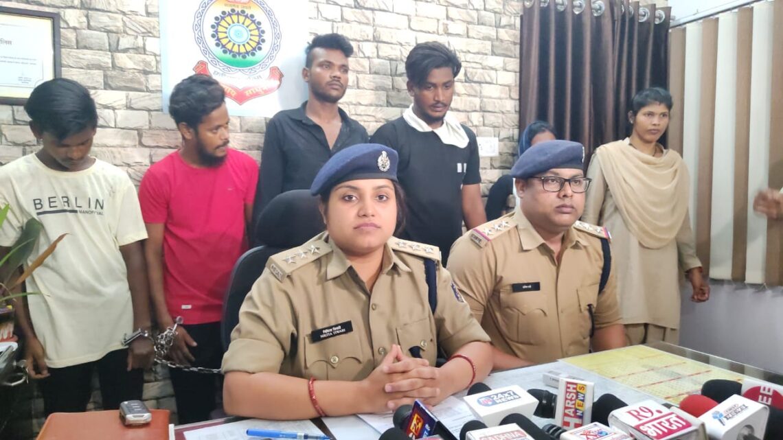 CG Crime News : शहर में सिलसिलेवार चोरियों को अंजाम दे रहे 5 आरोपी कोतवाली पुलिस की गिरफ्त में, आरोपियों में एक महिला भी शामिल…..