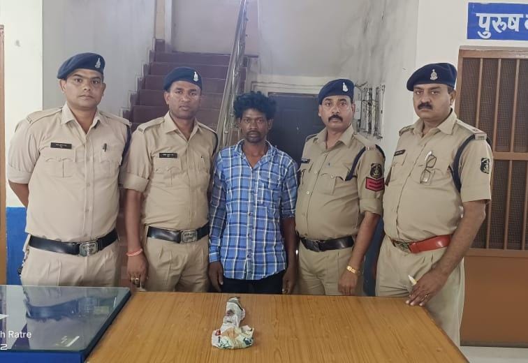 लोहे का धारदार कत्तानुमा हथियार लेकर लोगो को डराने वाला आरोपी को Baloda Police ने किया गिरफ्तार