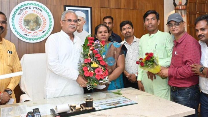 मुख्यमंत्री Bhupesh Baghel से पशुधन विकास विभाग के चतुर्थ श्रेणी कर्मचारी संघ ने की सौजन्य मुलाकात