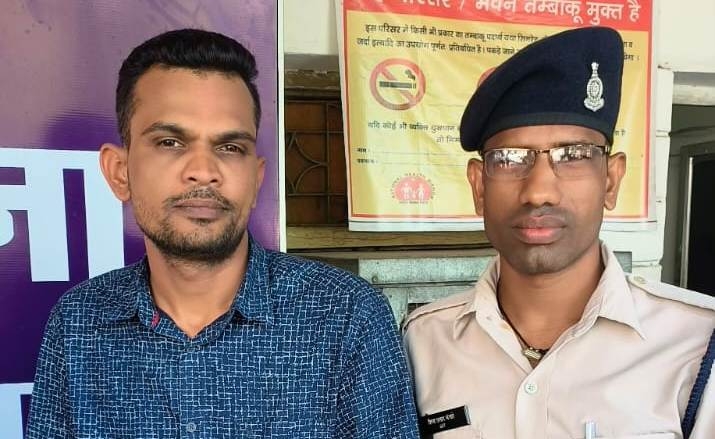 CG Crime News: बिल्डिंग मटेरियल दिलाने के नाम पर लाखों की ठगी, आरोपी गिरफ्तार