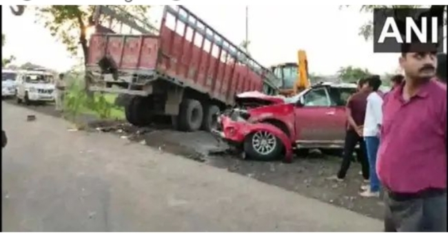 Road Accident : भीषण सड़क हादसा, ट्रक-कार की भिड़ंत में 6 लोगों की मौत