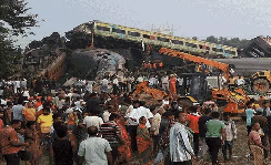 Balasore train हादसे में 3 रेल अफसर अरेस्ट…..CBI ने इन पर गैर-इरादतन हत्या और सबूतों को मिटाने का केस दर्ज किया…..