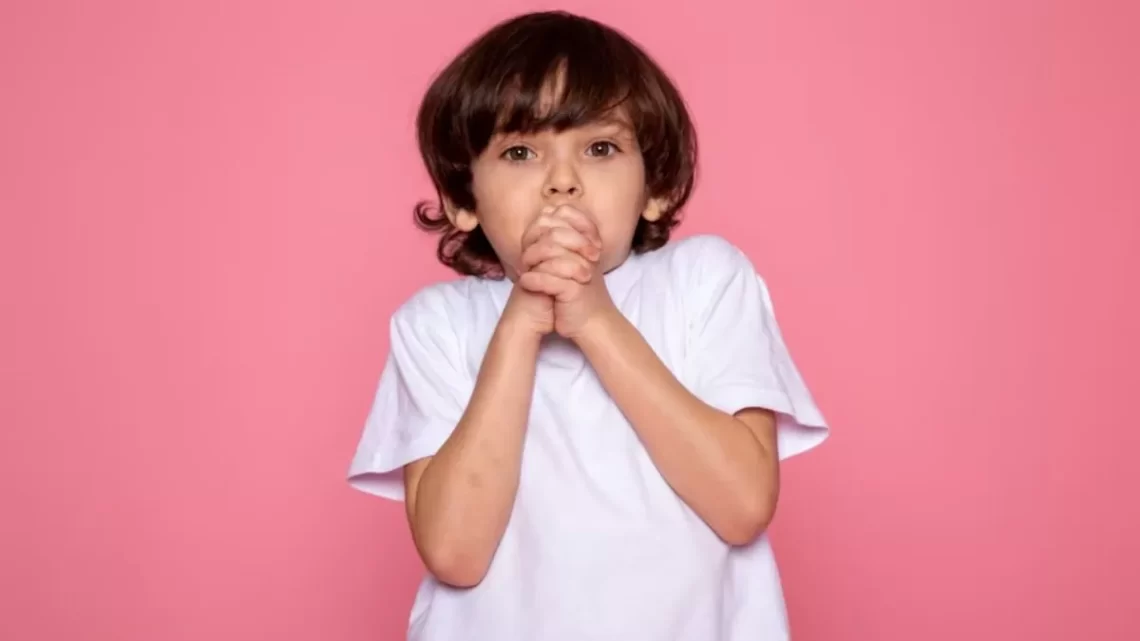 Bad Breath In Kids: बच्चे के मुंह से बदबू आने के होते हैं कई कारण, भूलकर भी न करें नजरअंदाज