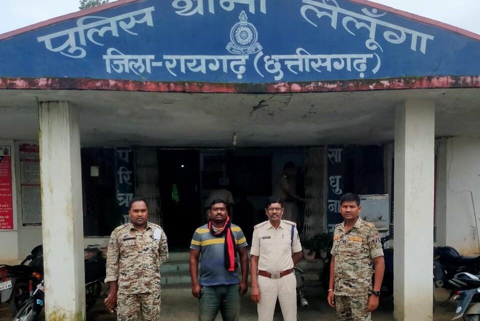 रायगढ़ : लैलूंगा पुलिस के हाथ आया क्षेत्र का आदतन बदमाश और पशु तस्करी मामले का फरार आरोपी, पशु तस्करी के अपराध में गया जेल