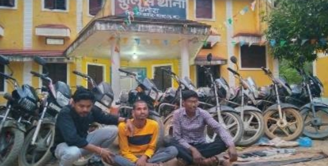 कोण्डागांव पुलिस ने जुआ खेलते 03 आरोपियों को किया गिरफ्तार