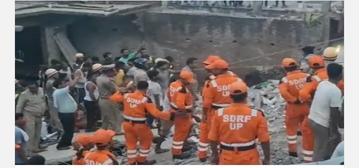 Building Collapse : यहाँ गिरी 3 मंजिला इमारत, 2 लोगों की मौत, रेस्क्यू ऑपरेशन जारी…देखें VIDEO