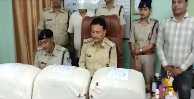 इटारसी पुलिस के द्वारा अंतर्राज्यीय गांजा तस्कर गिरोह की महिला सहित तीन सदस्य को पुलिस ने किया गिरफ्तार