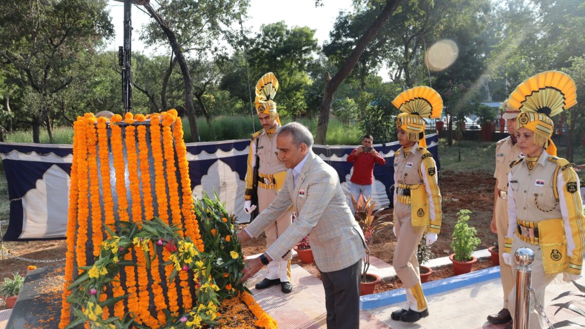 CISF इकाई KSTPP कोरबा में यूनिट कमांडर CISF और HOP एनटीपीसी कोरबा के साथ यूनिट लाइन परिसर दर्री में पुलिस स्मृति दिवस का किया गया आयोजन