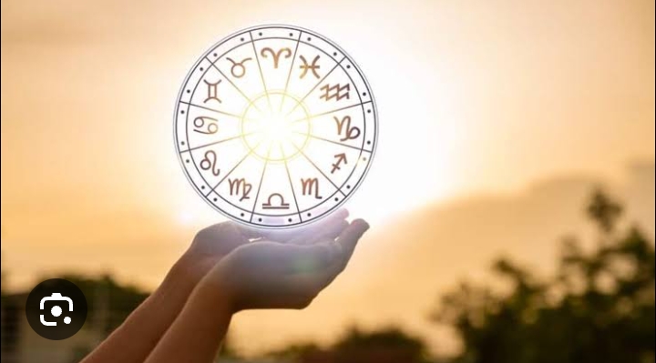 DAILY HOROSCOPE: जानें आज का राशिफल कैसा रहेगा आपका दिन?