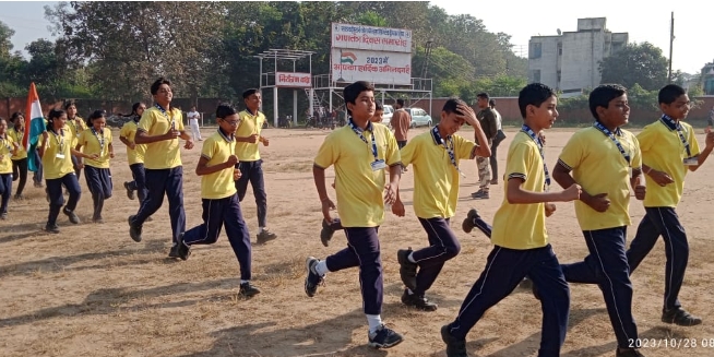 इंडस पब्लिक स्कूल दीपिका के विद्यार्थियों ने फिट इंडिया स्वच्छता फ्रीडम रण में हिस्सा लेकर दिया स्वस्थ जीवन शैली का संदेश