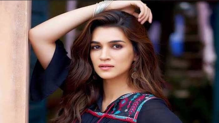 Kriti Sanon : कृति ने महिला और पुरुष प्रधान फिल्मों को लेकर दी अपनी राय, बताया क्यों है दोनों की कमाई में फर्क