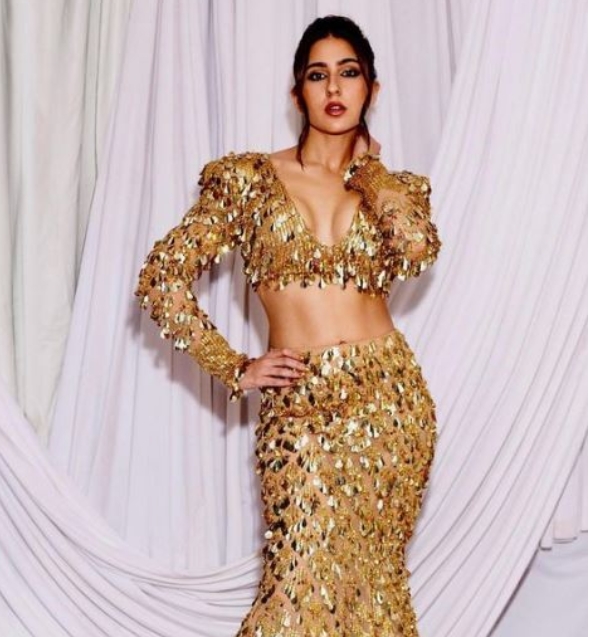 Sara Ali Khan: ‘मैं बहुत ही अनकंफर्टेबल महसूस कर रही थी’, सारा अली खान ने फोटोज शेयर कर लिखी ये बात