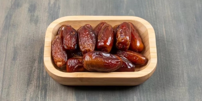 Dates Health Benefits: सर्दियों का सुपरफूड है खजूर, जानें इसे खाने के 5 बेहतरीन फायदे