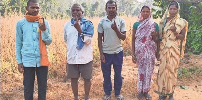 छत्तीसगढ़ के इन मतदान केंद्रों ने फिर रचा इतिहास, वोटरों ने किया शत-प्रतिशत मतदान