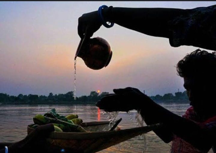 Chhath Puja 2023 3rd Day: आज शाम अस्त होते सूर्य को देंगे अर्घ्य, नदी-तालाब के किनारे घाटों को सजाया गया