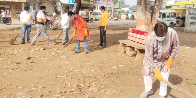 छत्तीसगढ़: स्वच्छ भारत अभियान : सार्वजनिक व प्रमुख स्थानों में की गई साफ-सफाई