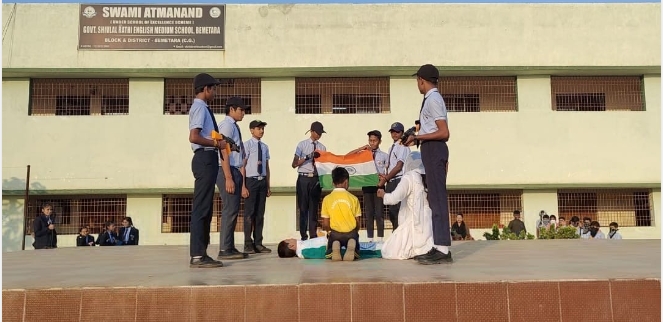 छत्तीसगढ़: छात्रों ने भारतीय सशस्त्र बलों के शहीदों को अपनी हार्दिक श्रद्धांजली देते हुए 16 दिसम्बर को “विजय दिवस” के रुप में मनाया