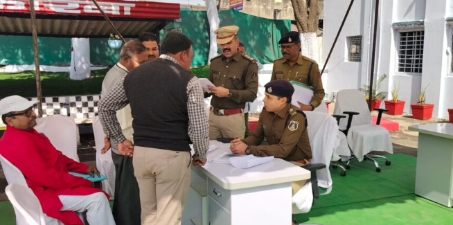 पहल : कोरबा पुलिस अधीक्षक जितेंद्र शुक्ला ने चौकी निरीक्षण के साथ ही पेंडिंग और शिकायतों का मौके पर दरबार लगाकर कर रहे निराकरण