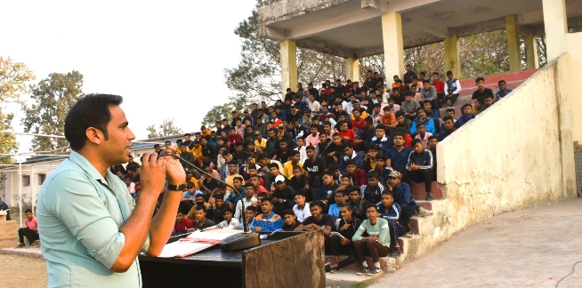 कोरबा: NCC कैडेट्स को कोरबा साइबर सेल की टीम ने दी साइबर अपराधों से बचाव की जानकारी