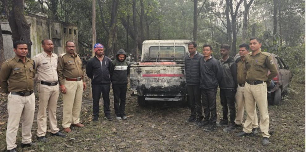 कोरबा:  पुलिस के द्वारा डीजल चोर गिरोह के ऊपर कसा गया शिकंजा, कैंपर वाहन समेत 200 लीटर डीजल किया गया जप्त