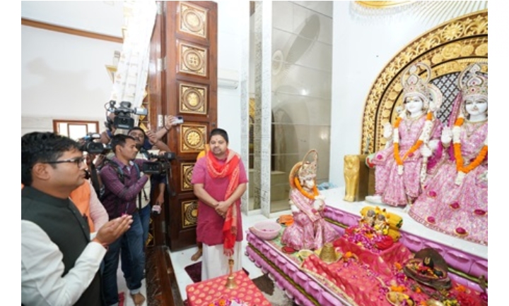 वित्त मंत्री ओपी चौधरी पहुंचे वीआईपी रोड स्थित श्री राम मंदिर