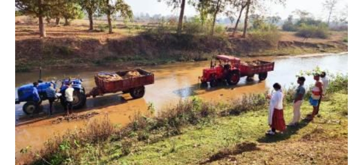 अवैध रेत उत्खनन पर कार्यवाही, 10 ट्रैक्टर-ट्रॉली जब्त