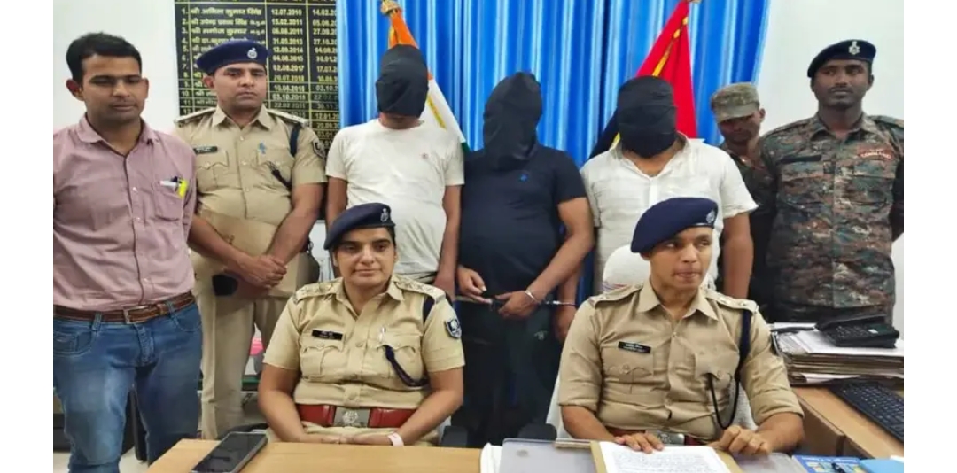 साधु के वेश में ठगी करने वाले एक बड़े गिरोह का पुलिस ने किया खुलासा: वास्तु और भविष्य बता कर पैसा और जेवरों की करते थे ठगी,मास्टरमाइंड सहित तीन लोग गिरफ्तार