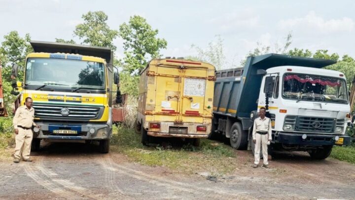 अवैध गौण खनिज परिवहन करते 7 वाहन जब्त