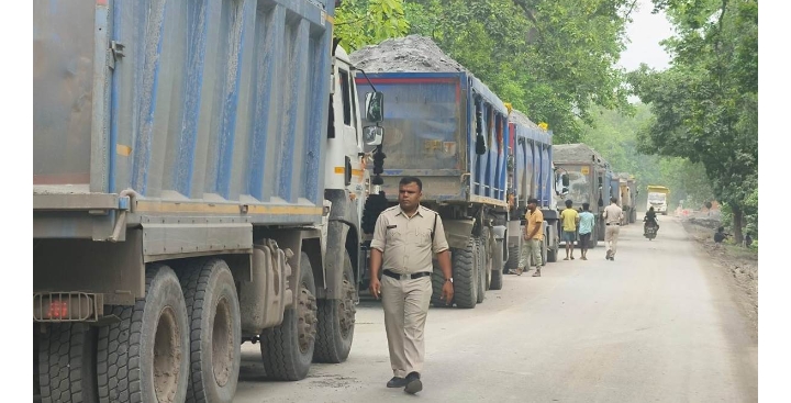 कोरबा: ओवहरलोड राखड़ गाड़ियों पर हुई कार्रवाई, 4,06 लाख वसूला जुर्माना