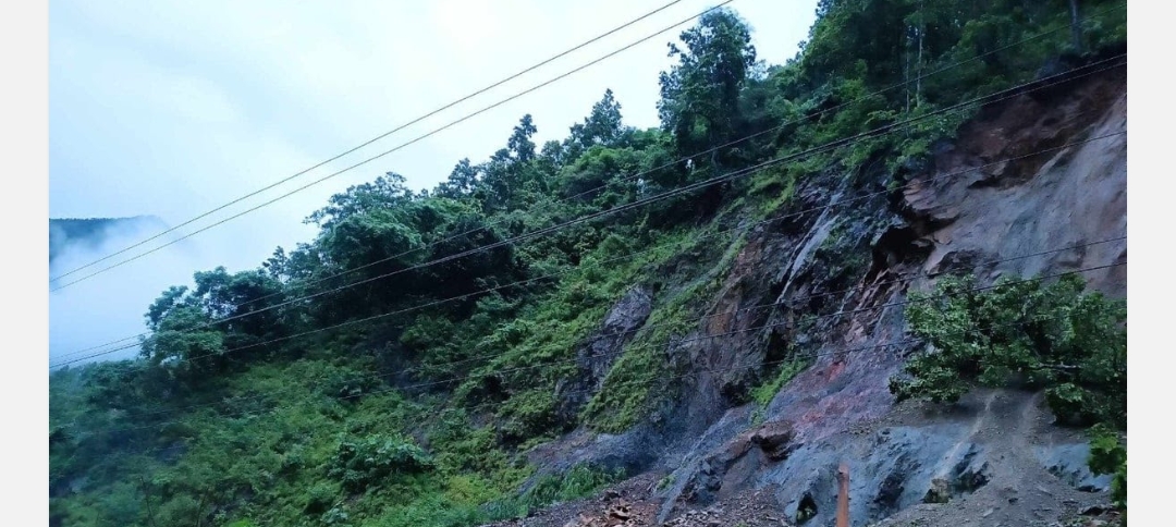 नेपाल में भूस्खलन से दो बसें त्रिशूली नदी में बहीं, 63 यात्रियों के पानी में बहने की आशंका