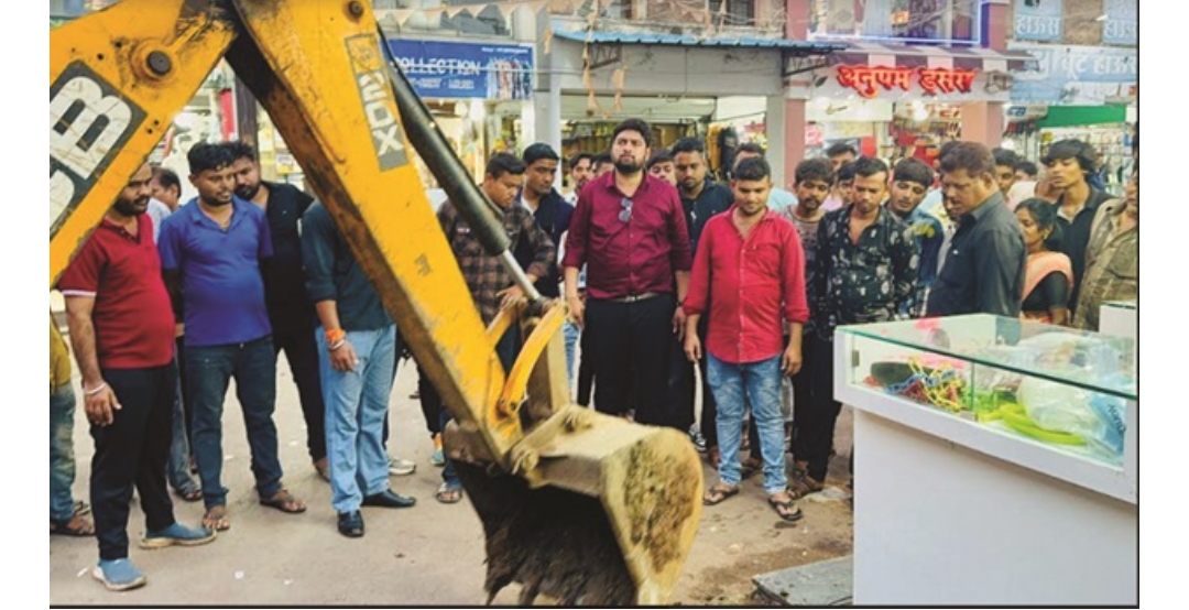 आयुक्त द्वारा अवैध कब्जा हटाने राजस्व विभाग एक्शन मोड़ पर