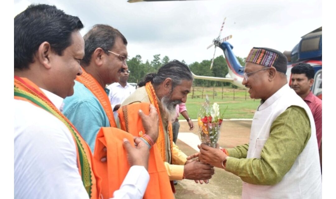 मुख्यमंत्री विष्णु देव साय पहुंचे जुंगेरा, जन प्रतिनिधियों ने किया आत्मीय स्वागत