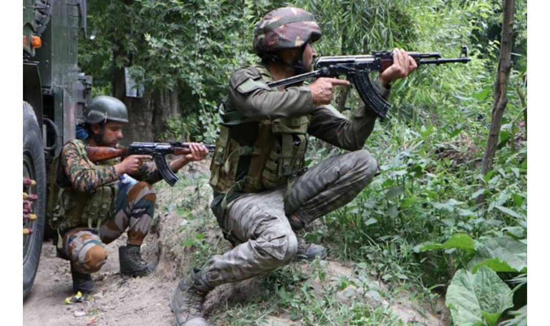 सुरक्षाबलों और आतंकियों के बीच मुठभेड़,एक आतंकी ढ़ेर,एक जवान शहीद