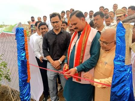 कैबिनेट मंत्री श्याम बिहारी जायसवाल ने मियावाकी पद्धति से किया वन महोत्सव का शुभारंभ