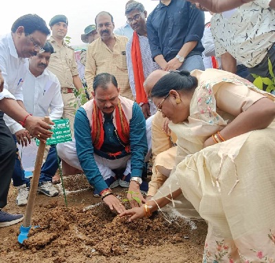 पौधारोपण करना स्वस्थ पर्यावरण के लिए बेहद आवश्यक: जायसवाल